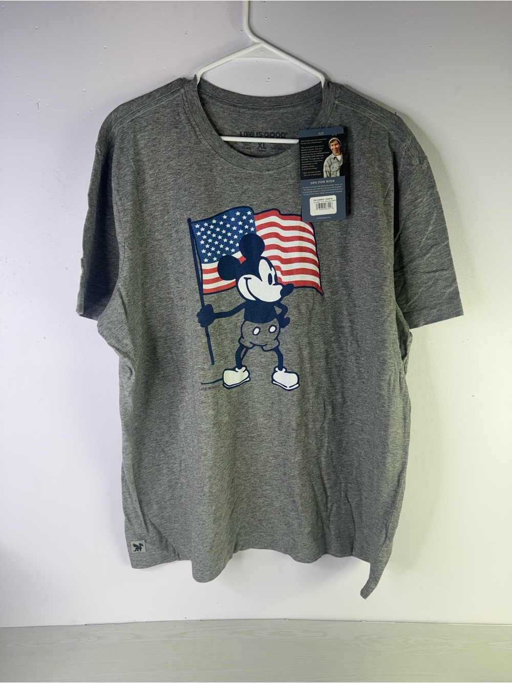 Life is Good Mens XL Disney Mickey Mouse American flag graphic t-shirt